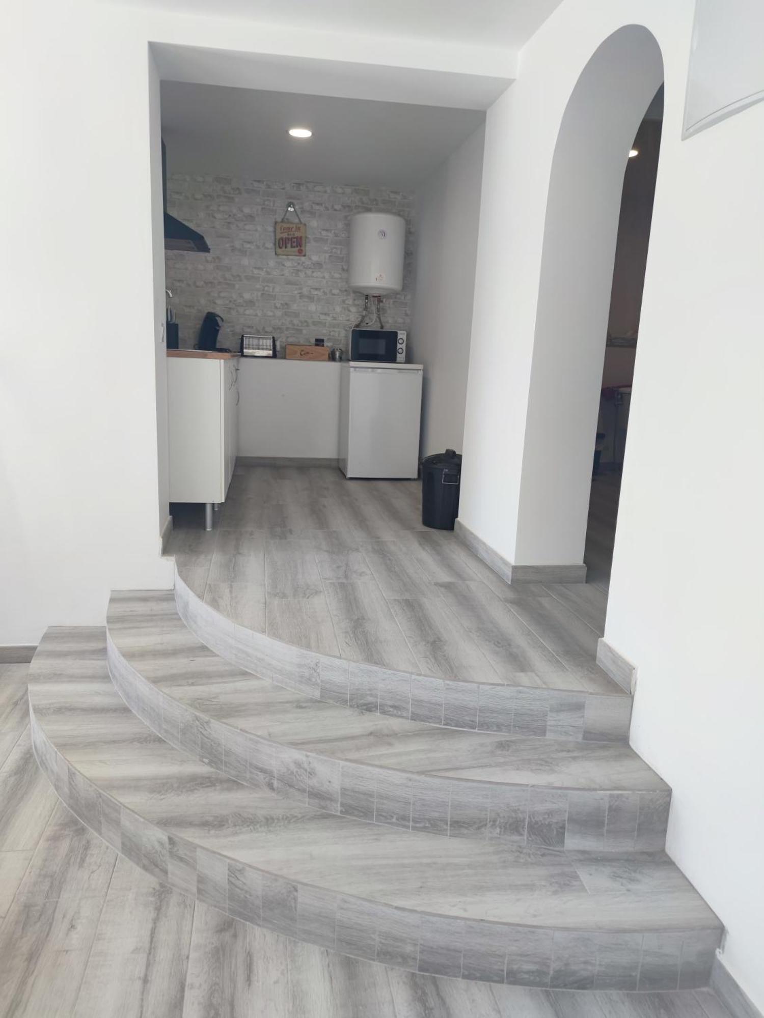 Planta Independiente En Villa Primavera Михас Экстерьер фото